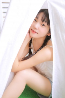 美女和男生互动视频